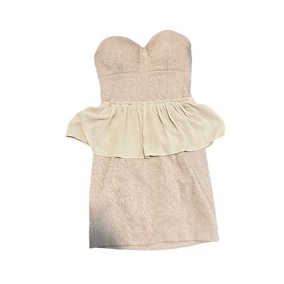 GUESS Light Beige Strapless Lace Peplum Formal Cocktail Mini Dress-Size 4 - Picture 1 of 15